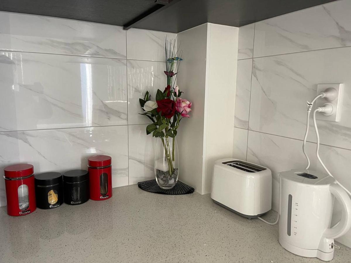 4 Bedroom Home Fully Furnished In Papakura, Auckland Zewnętrze zdjęcie